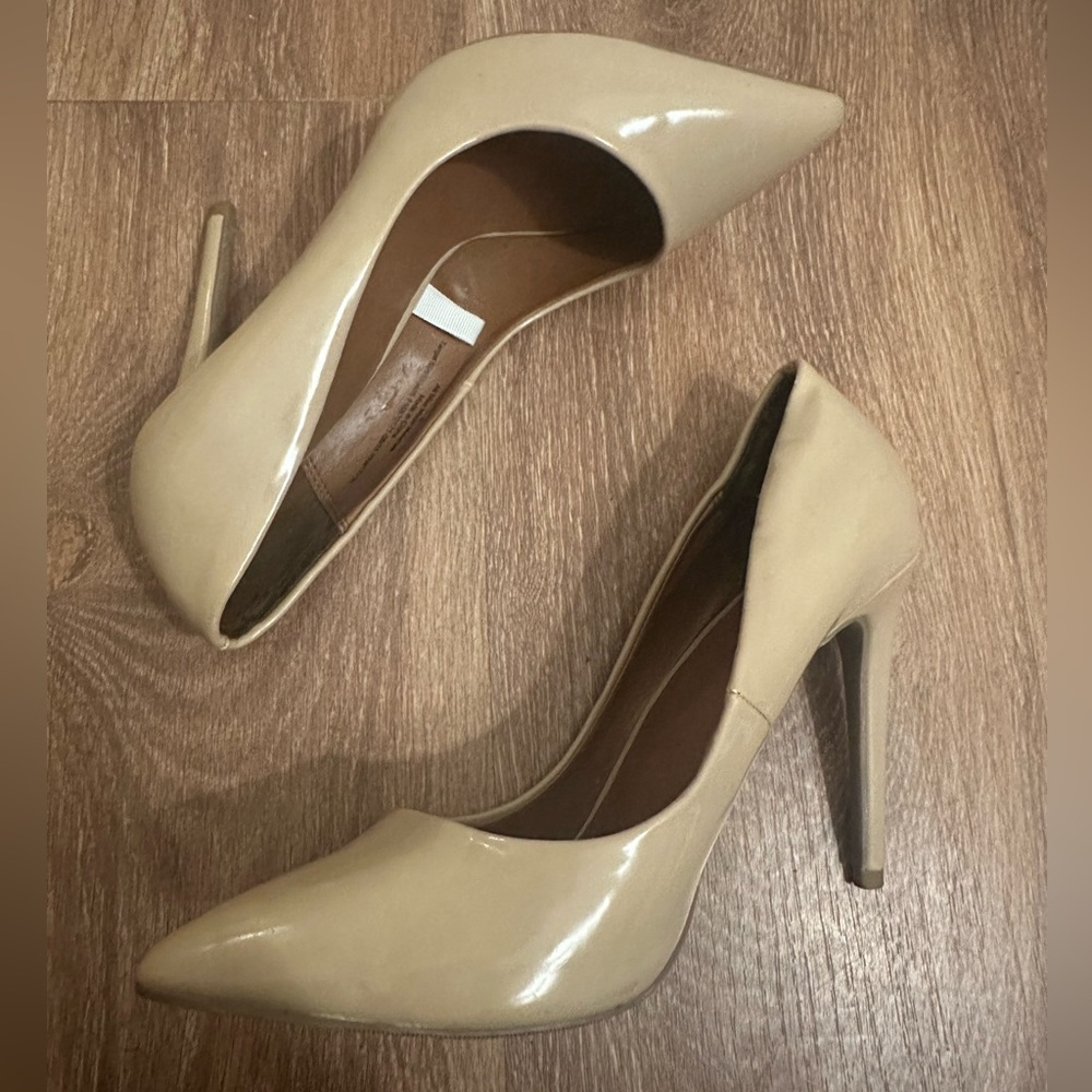 Beige nude Pointed Heels 4 inch tall Mossimo